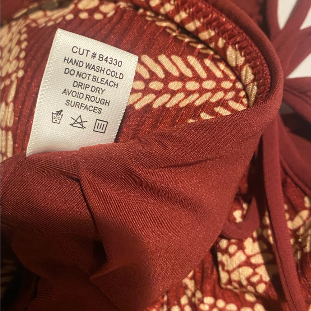 Robin Piccone printed one piece. NWT - Picture 8 of 9